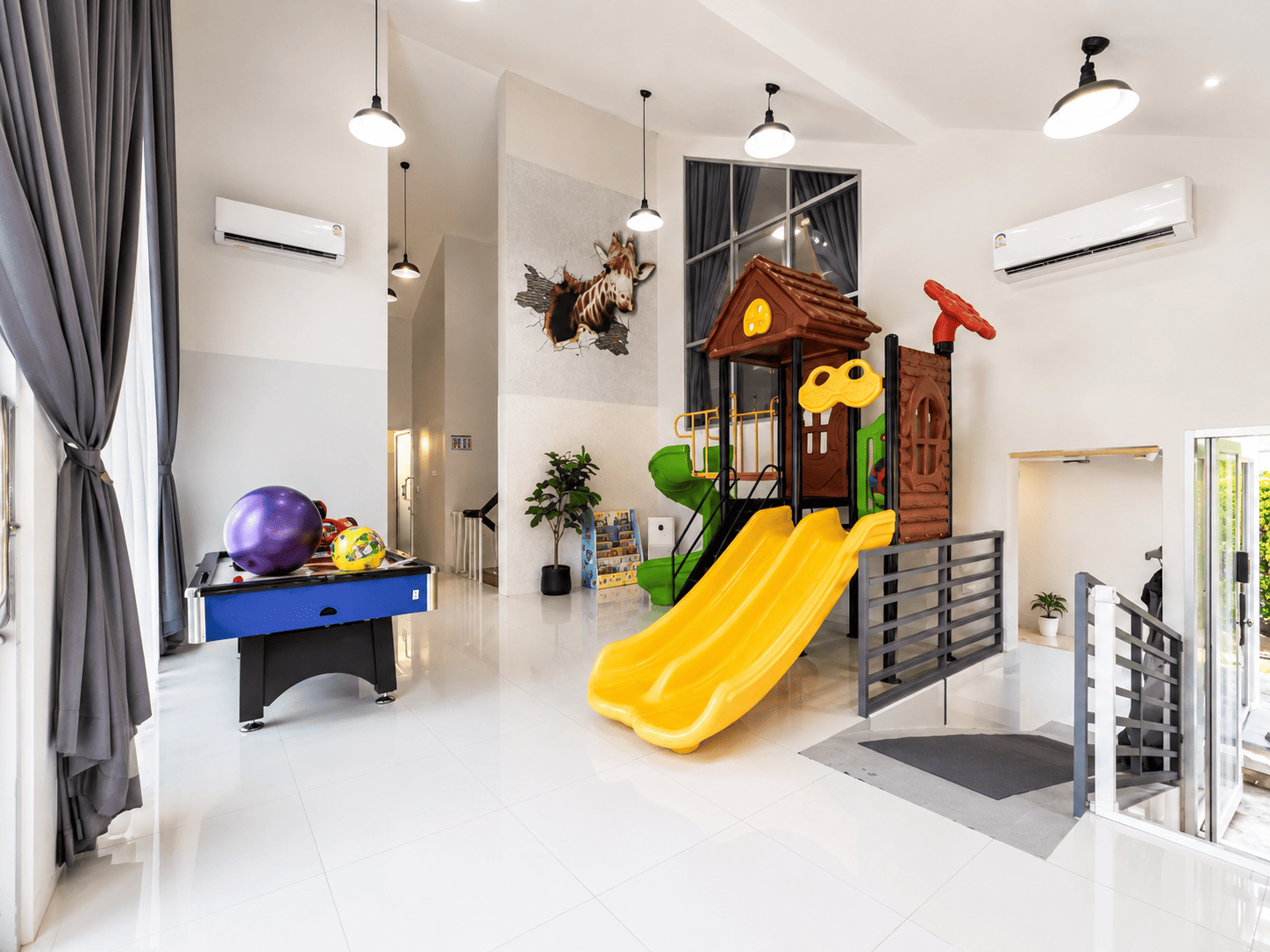 Family Living & Dining