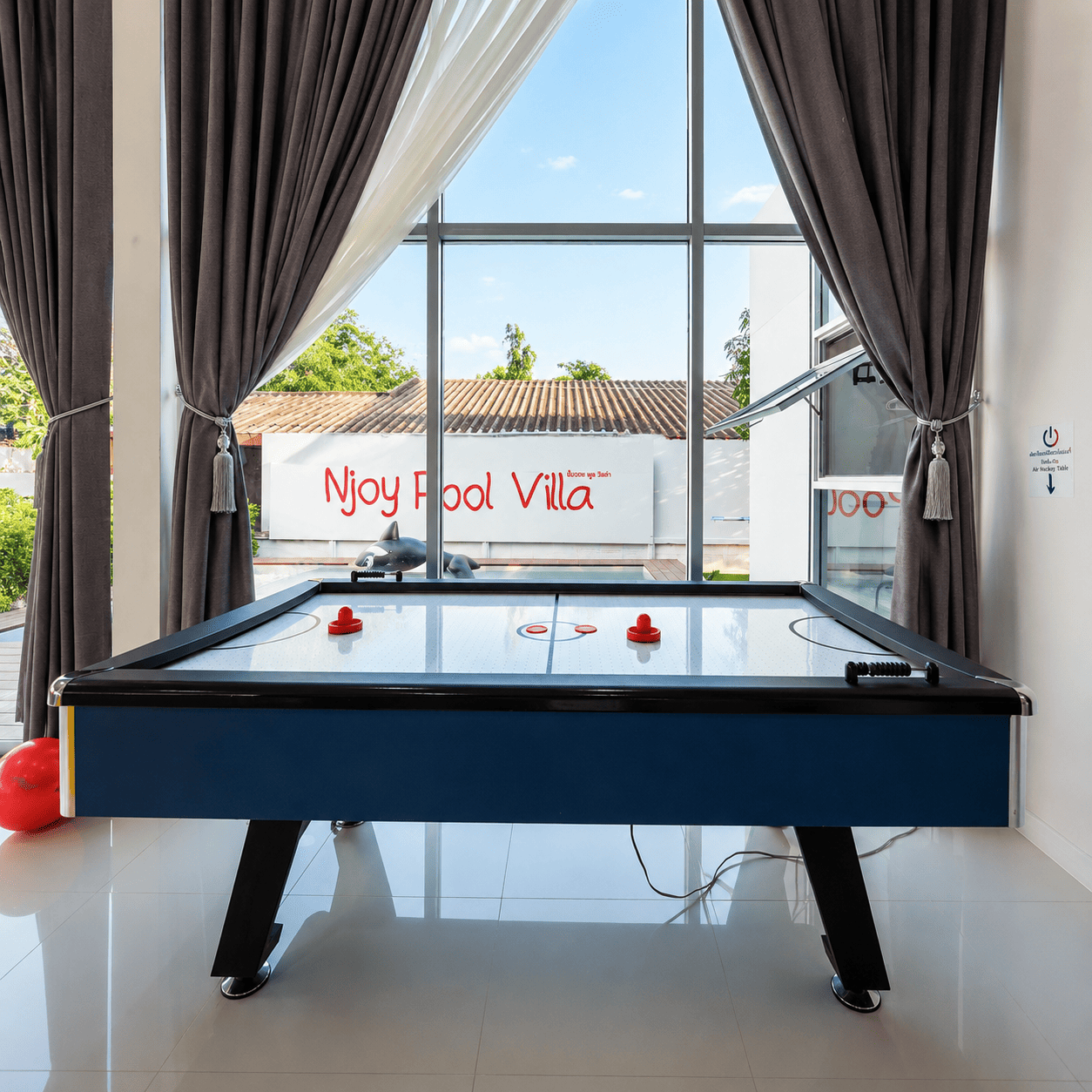 Air Hockey Table